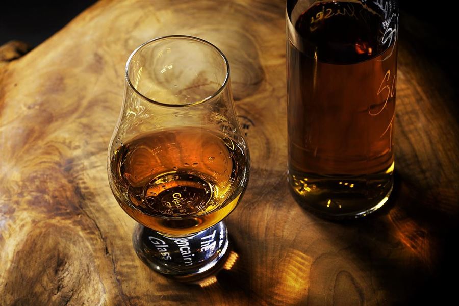 Få delikat Bourbon whiskey hos 100proof